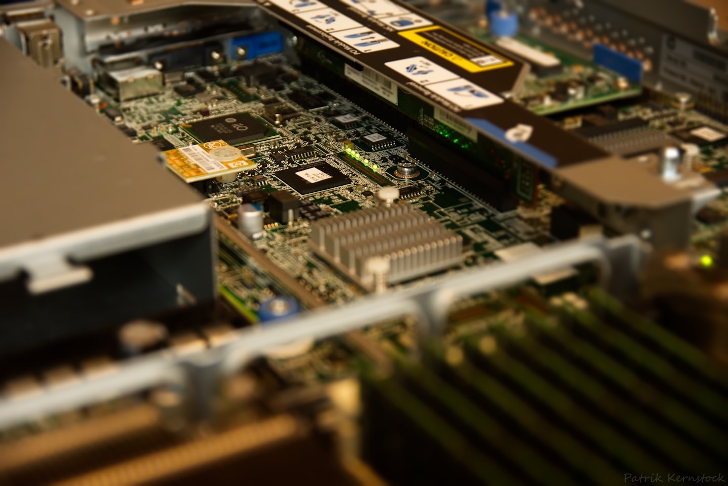 Traditional Servers vs. Cloud Hosting: What to Choose
